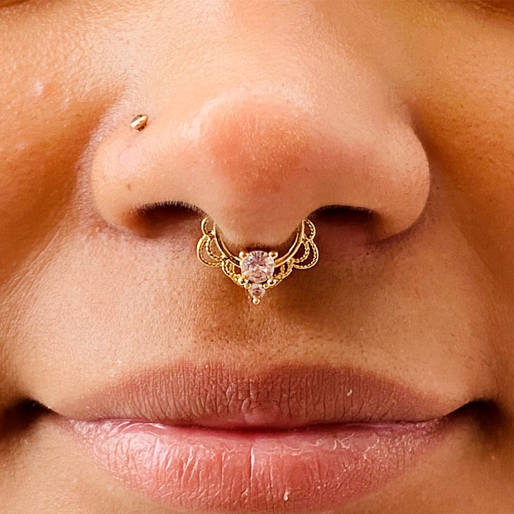 Piercing Titânio D Ring Orelha Click Cravejada