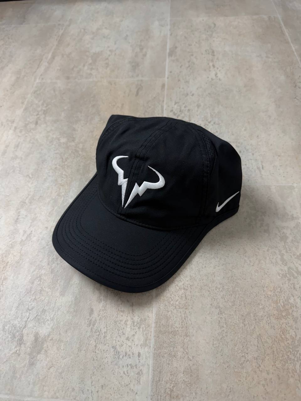 Boné Nike Rafael Nadal Featherlight Dri FIT - DFR.Clothing
