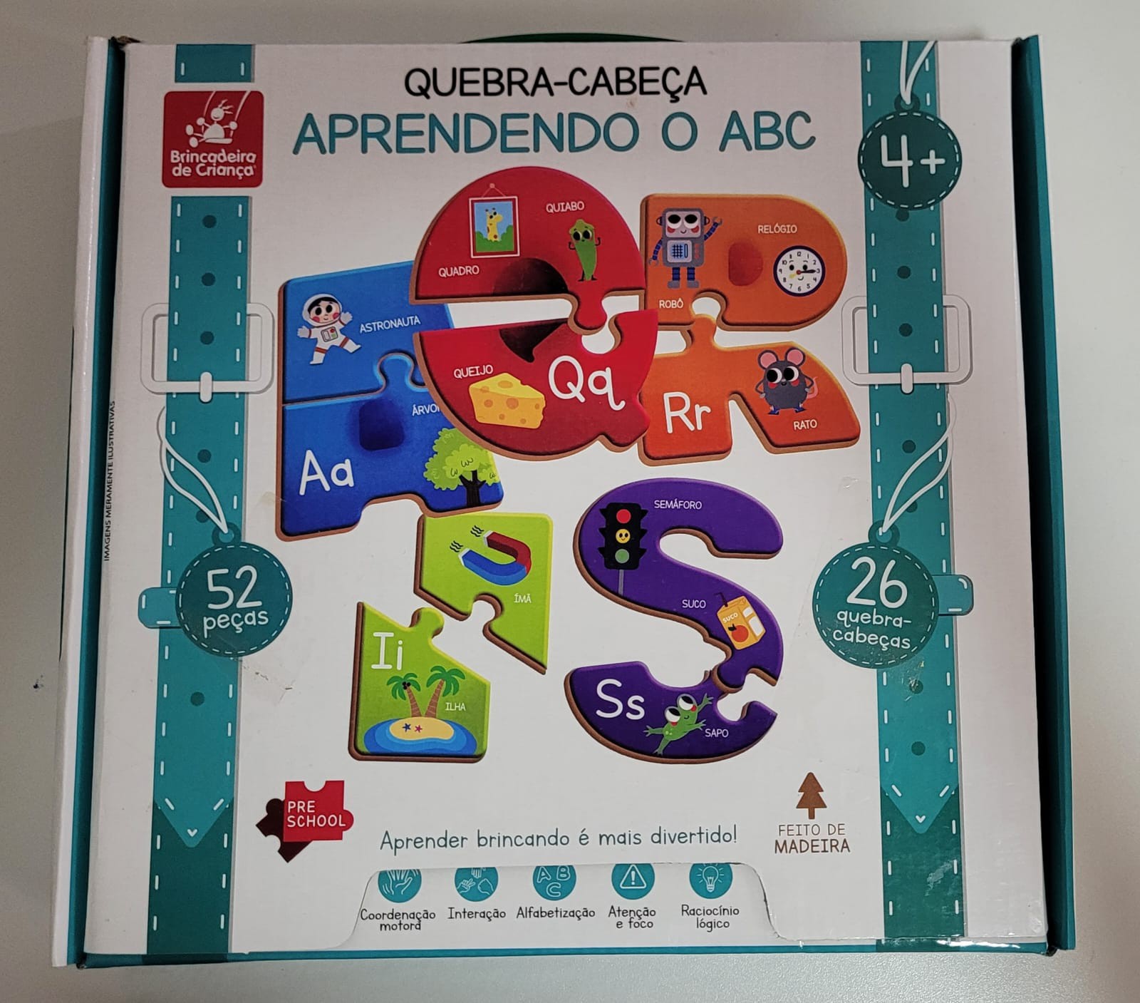 Puzzle de madeira – ABC Escolar