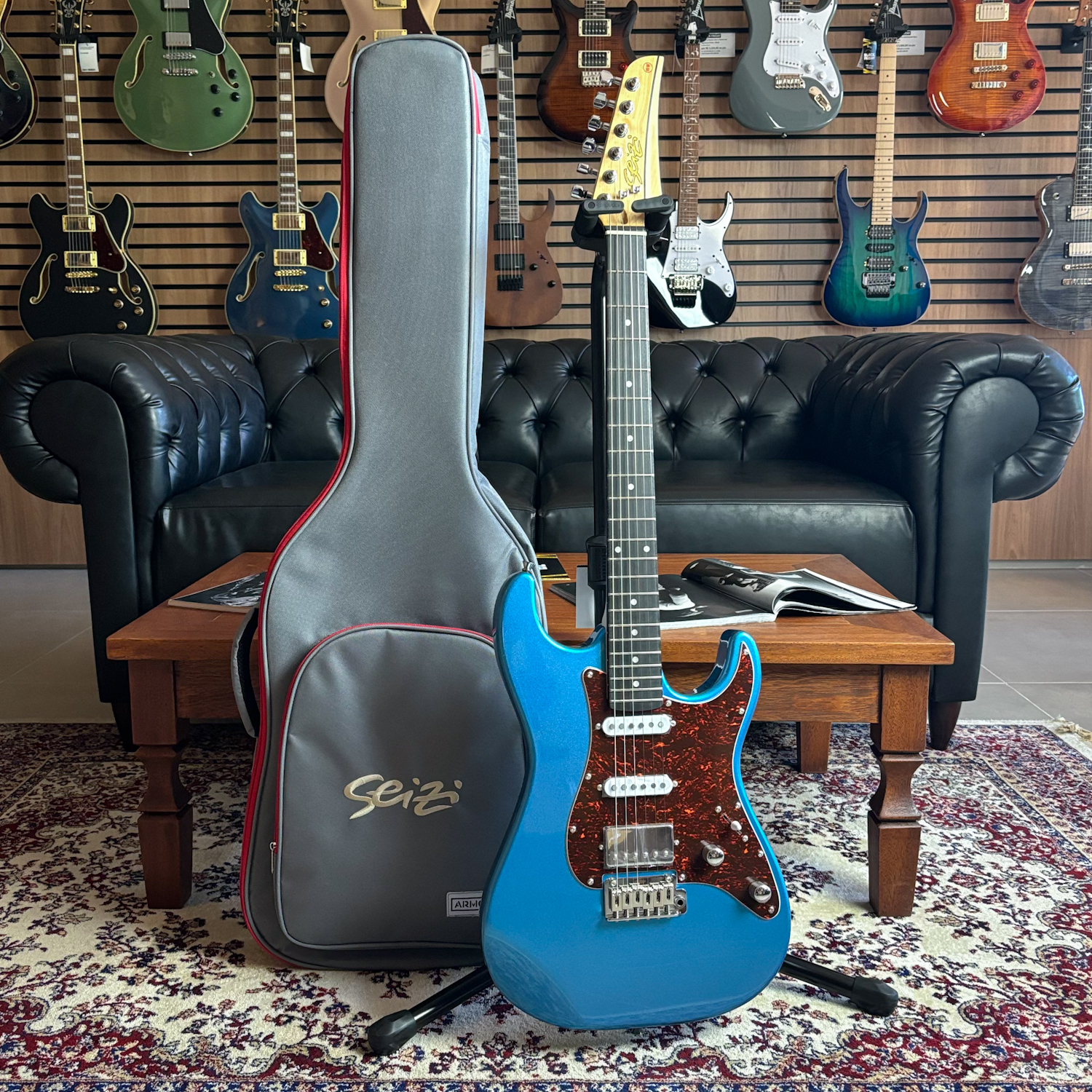 Guitarra Seizi Katana Musashi Lake Placid Blue c/ Bag - Guitar