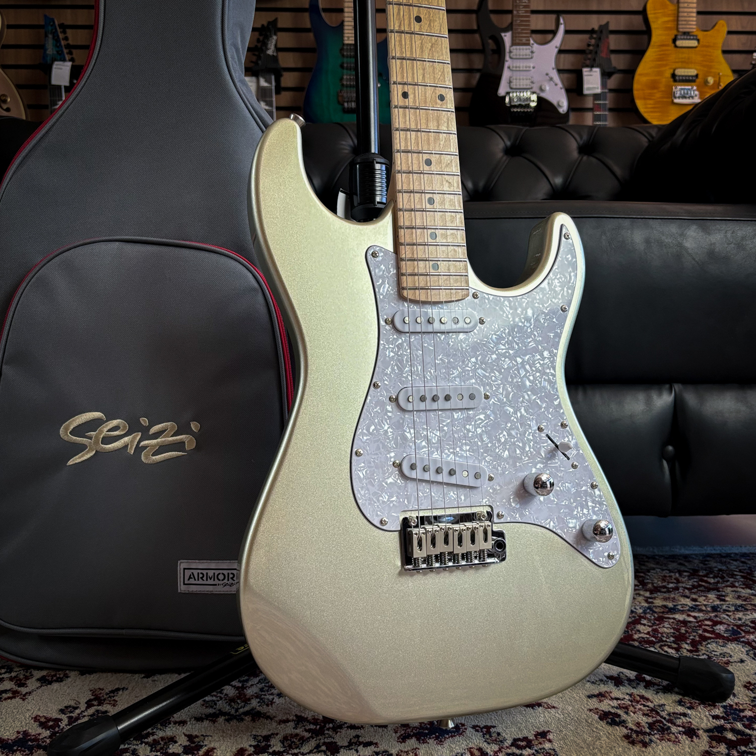 Guitarra Seizi Katana Yoru Titanium c/ Bag - Guitar Shop CE | Loja