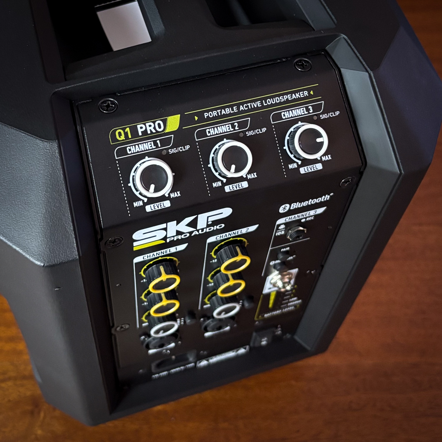 Caixa Ativa Portátil SKP Q1 PRO 6,5