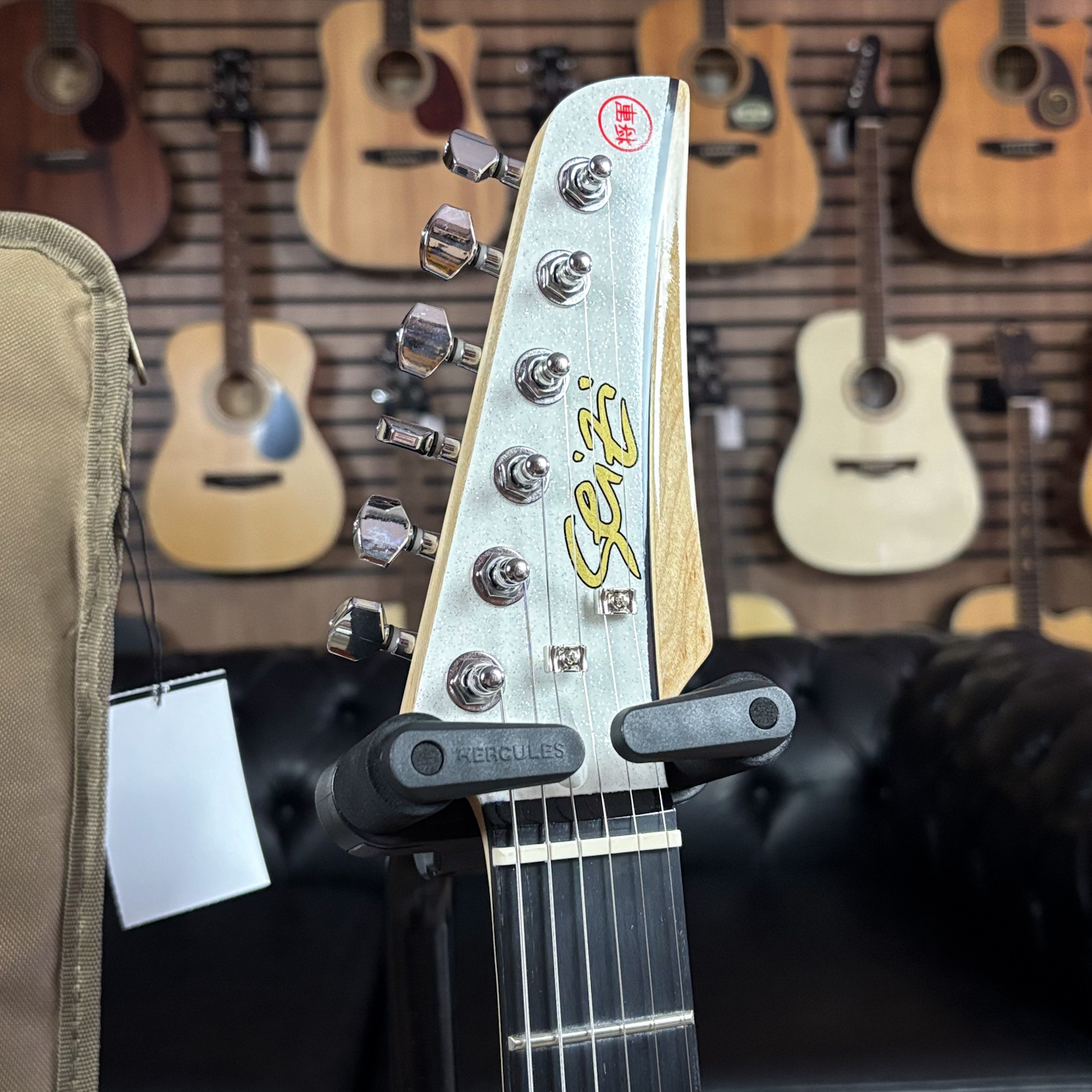 Guitarra Seizi Fun Katana Musashi Snow White Sparkle PH c/ Bag
