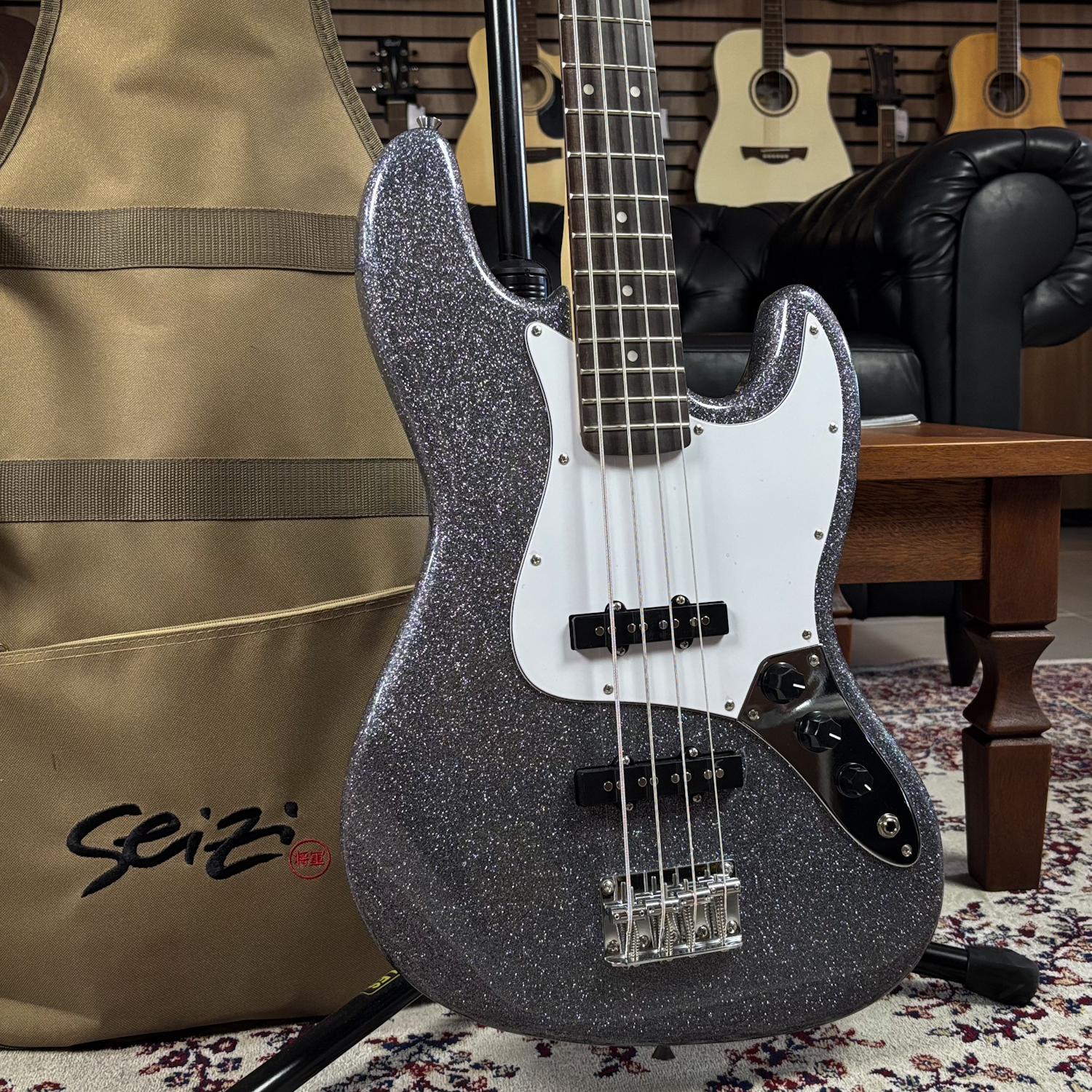 Baixo 4 Cordas Seizi Fun Jazu JB 4 Space Grey Sparkle c/ bag