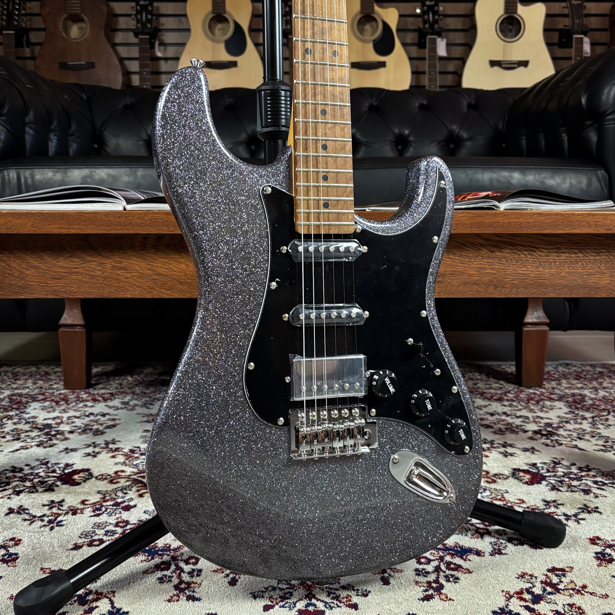 Guitarra Tagima TG-580 Strato HSS Cinza Sparkle Escala Clara