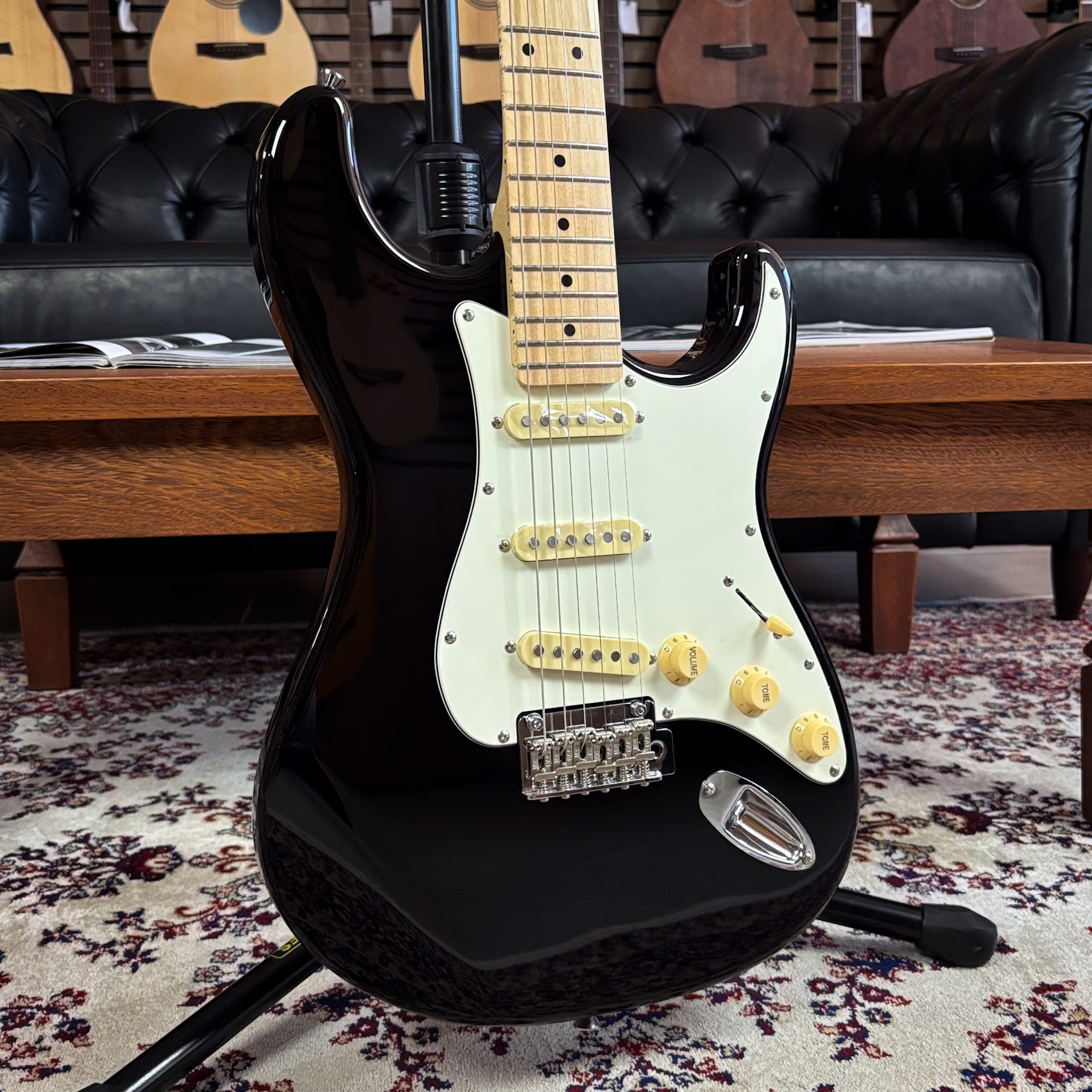 Guitarra Tagima T-635 Black Escala Clara LF/MG - Classic Series
