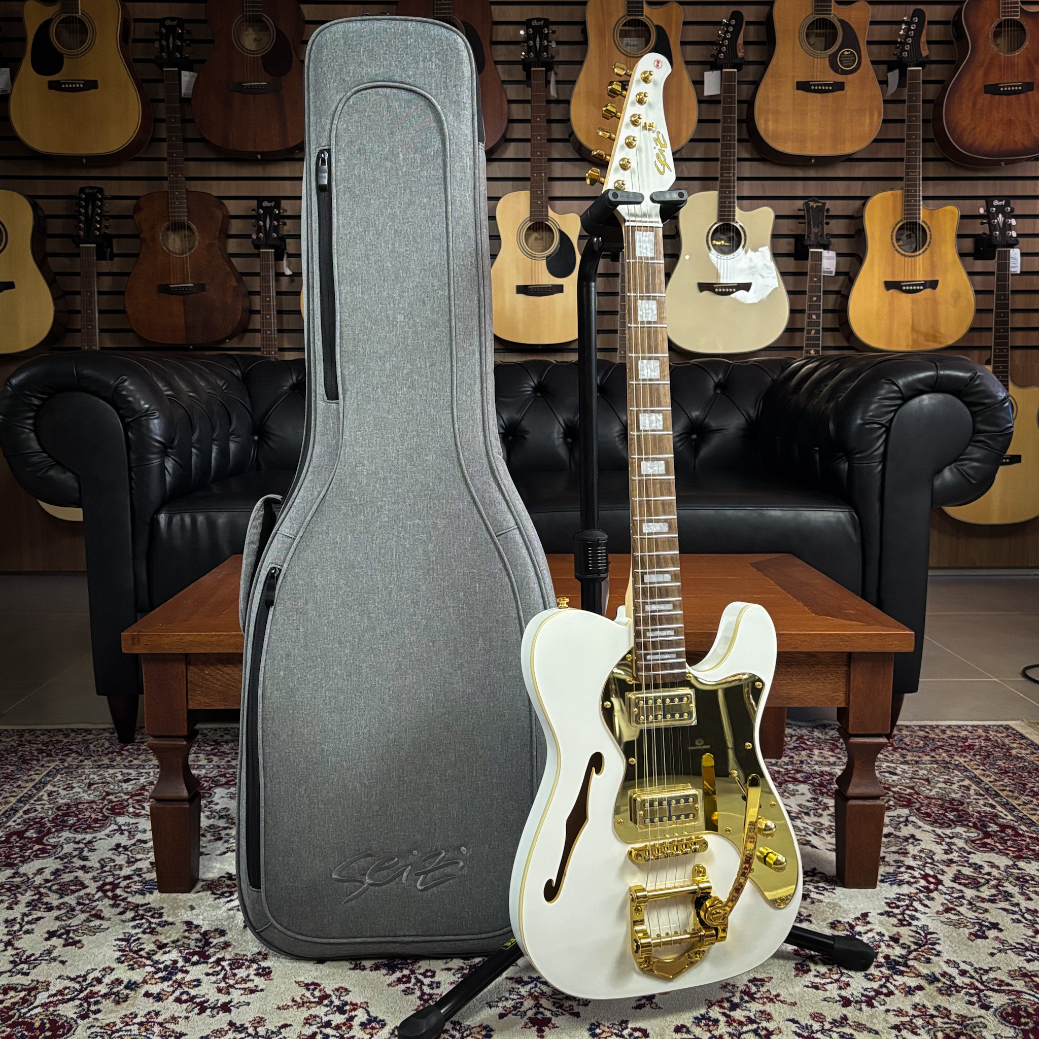 Guitarra Seizi Vintage Origami White Gold - Juliana Vieira