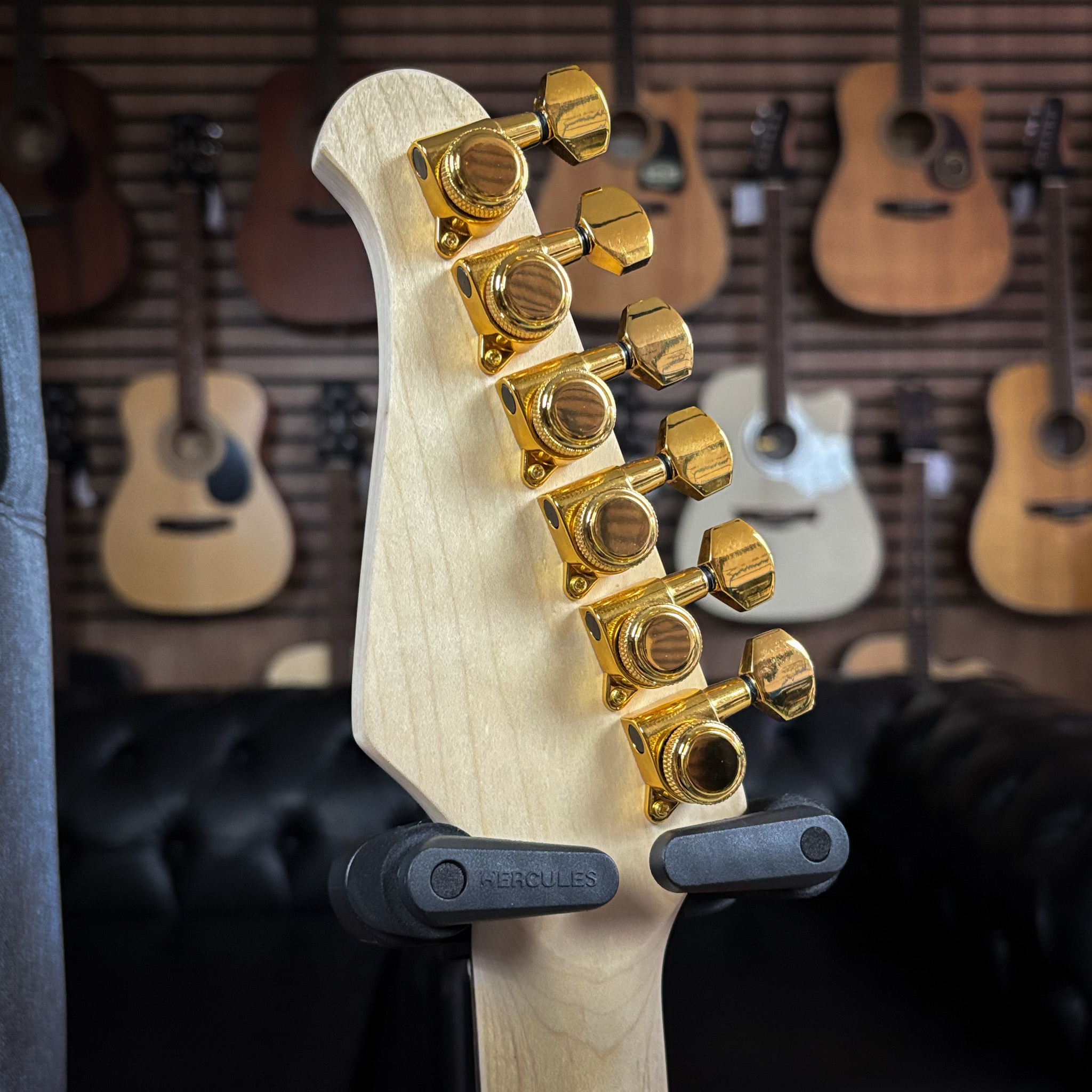 洋楽 Tune Towne XI g-rap Guitarra Seizi Vintage Bonsai Black Gold c/ Bag - Guitar Shop CE