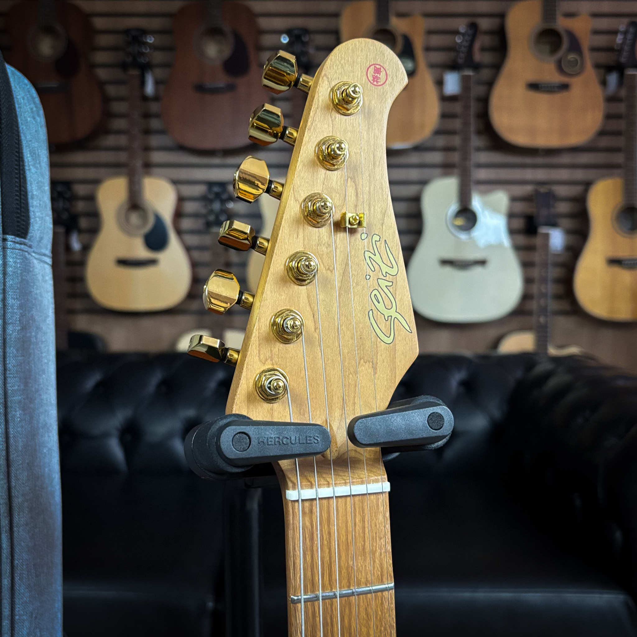 Guitarra Seizi Vintage Ronin Plus Quilted Transparent Black Gold c
