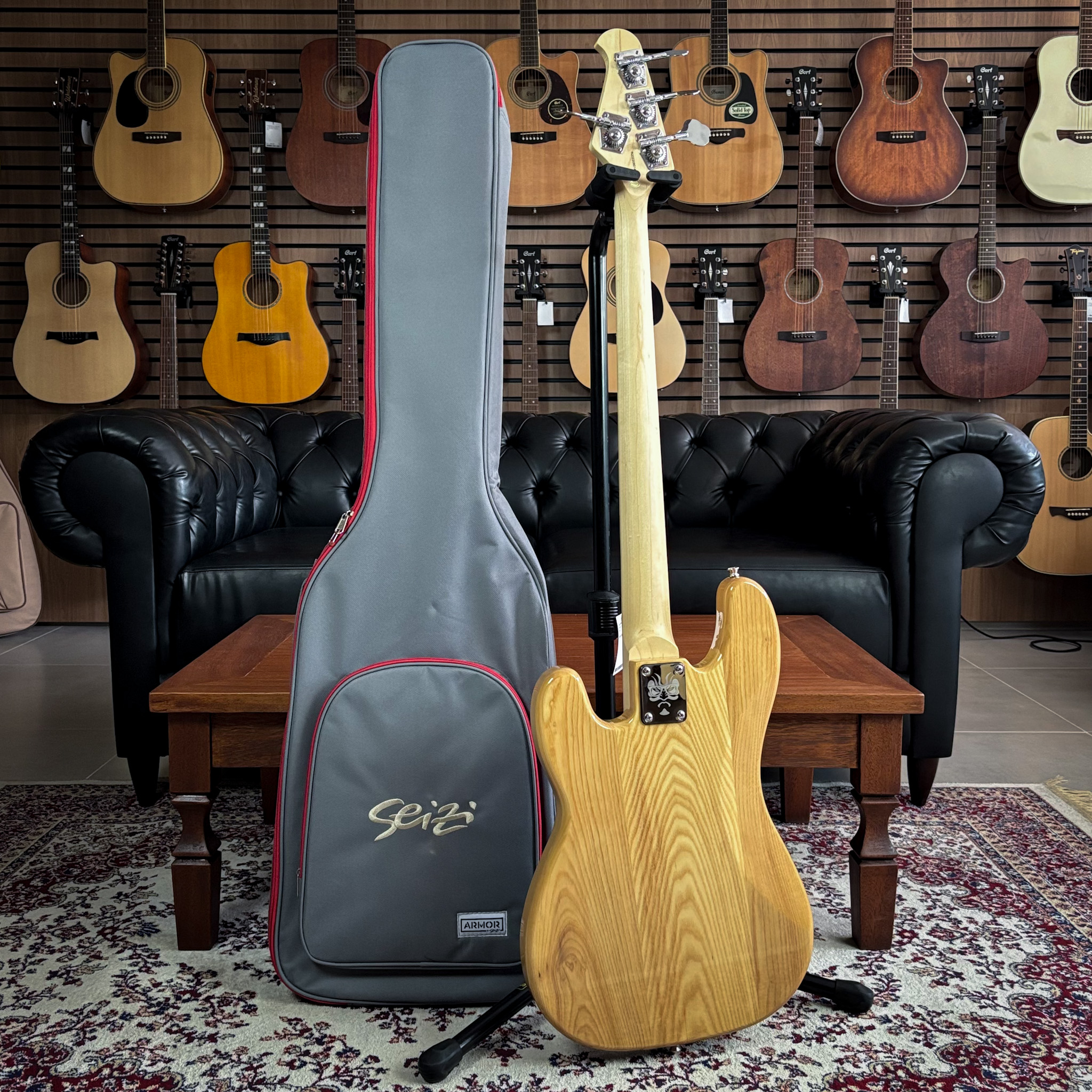 Baixo 4 Cordas Seizi Nikko 4 PJ Ash Natural c/ Bag - Guitar Shop