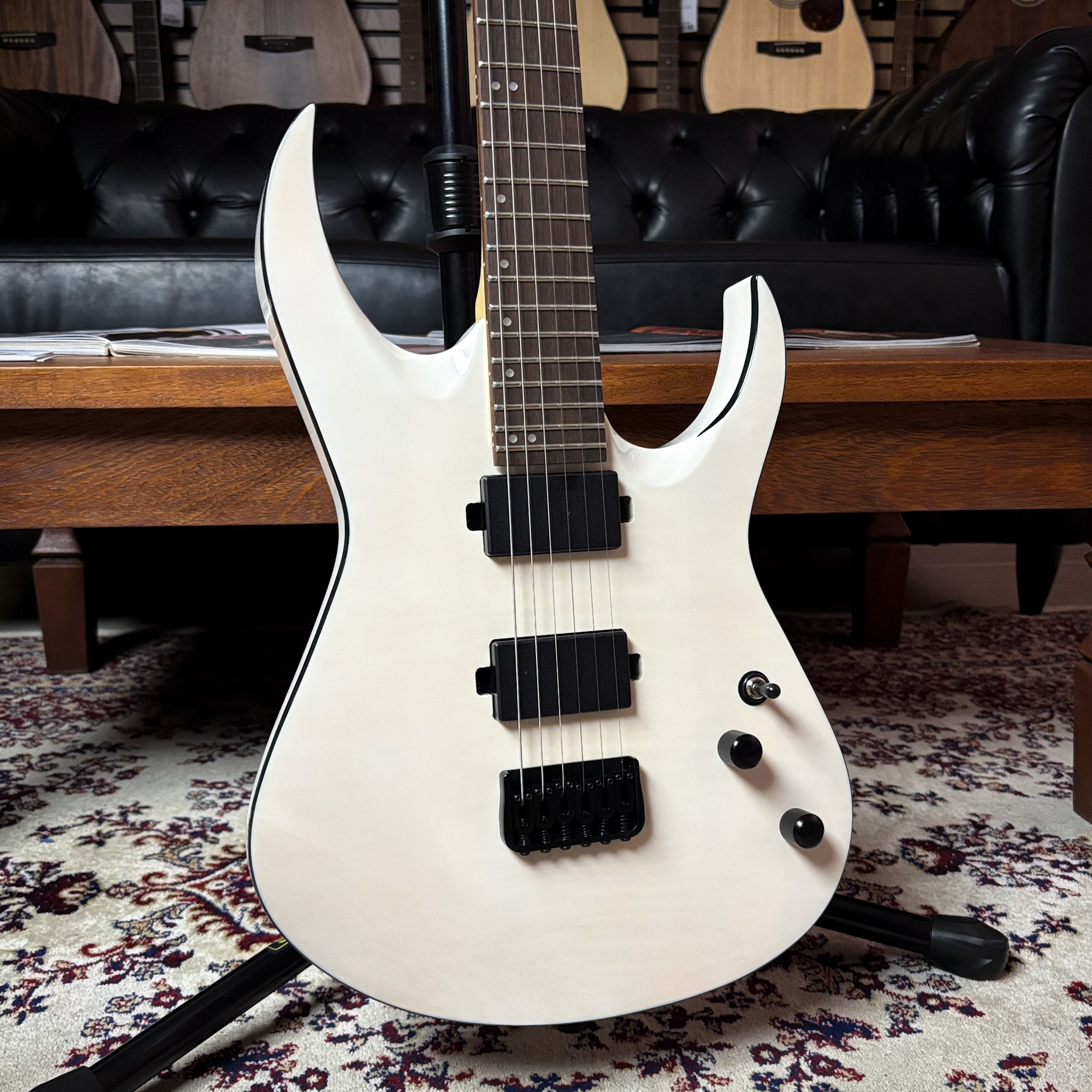 Guitarra Waldman WIG520 TWH Translucent White - ativa - ponte fixa