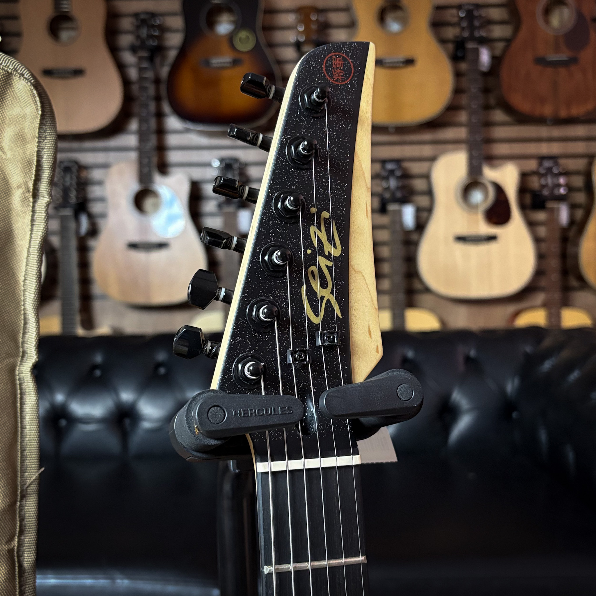 Guitarra Seizi Fun Katana Musashi HSS All Black Sparkle Satin PH c