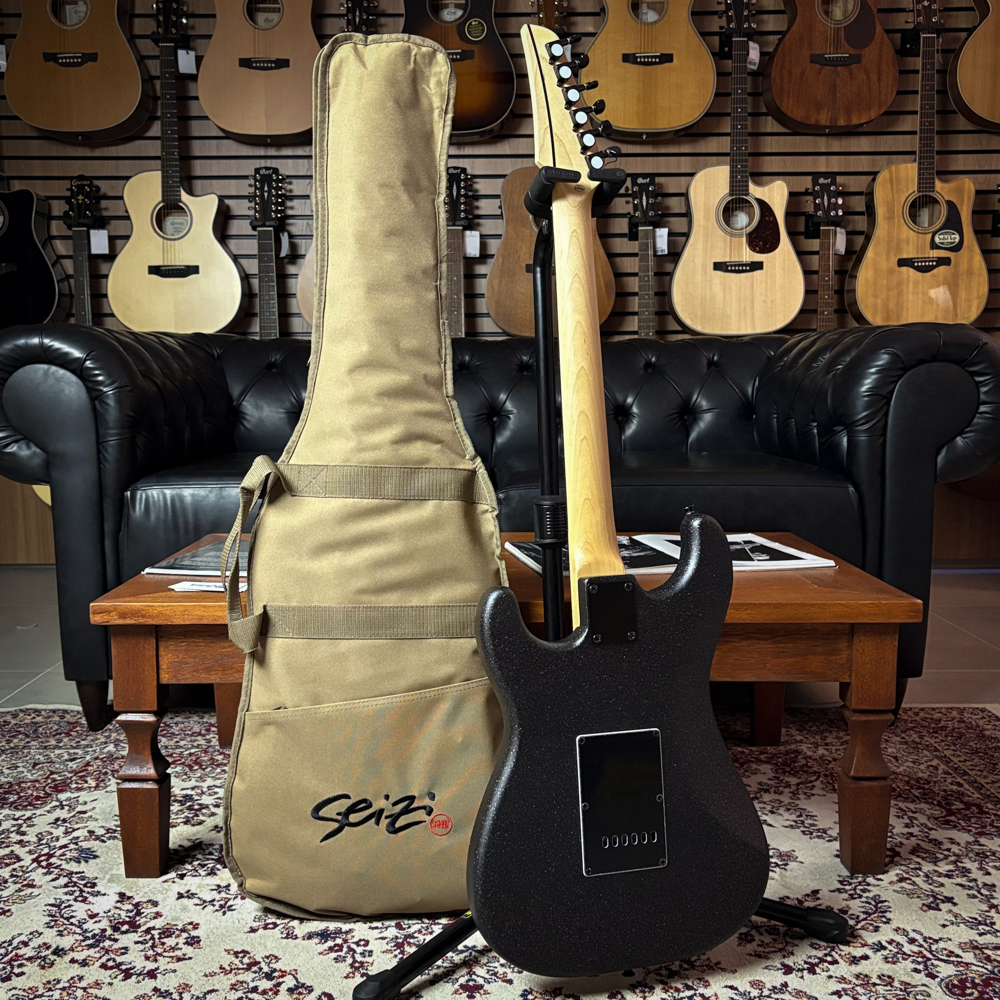 Guitarra Seizi Fun Katana Musashi HSS All Black Sparkle Satin PH c