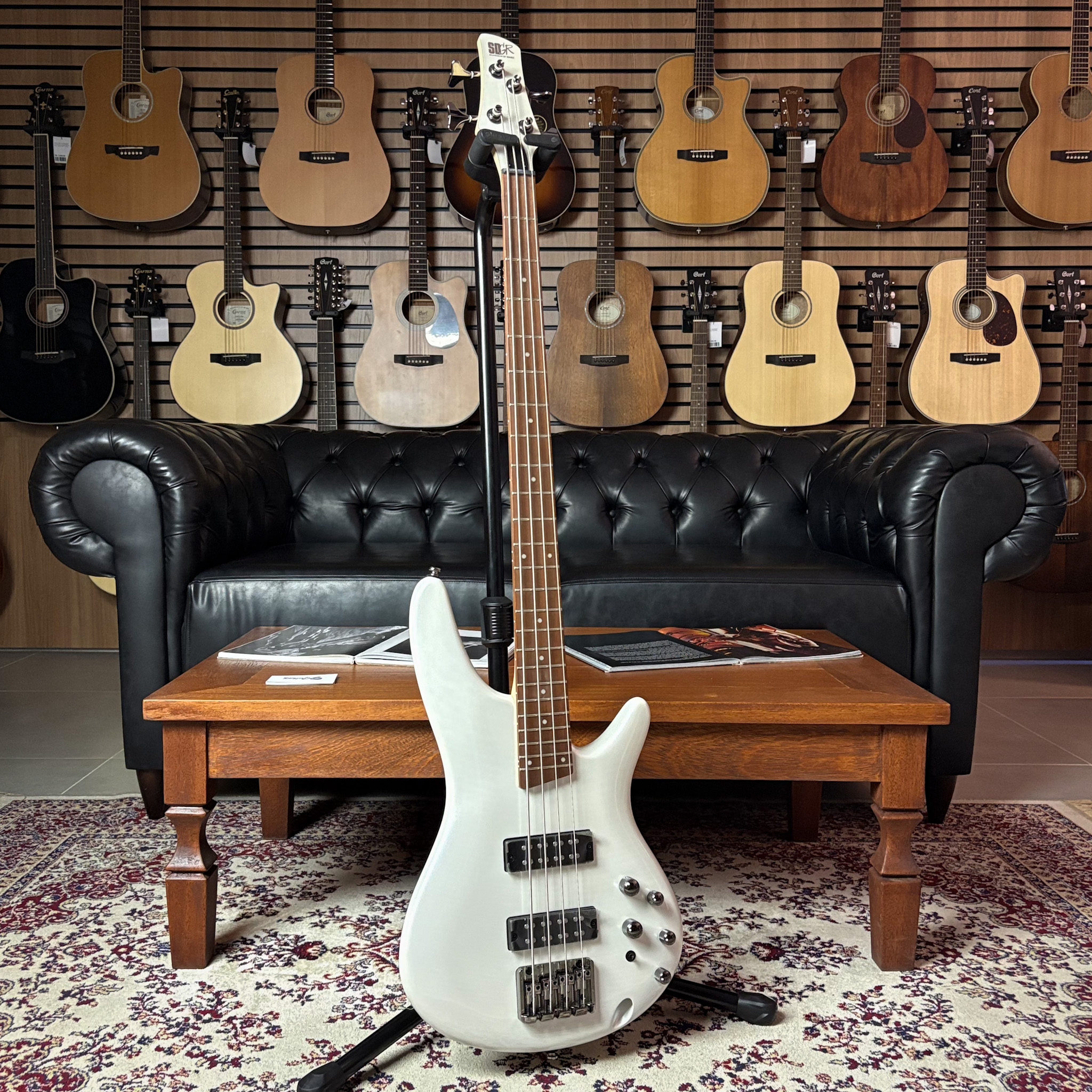 Baixo 4 Cordas Ibanez SR300E-PW Pearl White - SR Series - Guitar