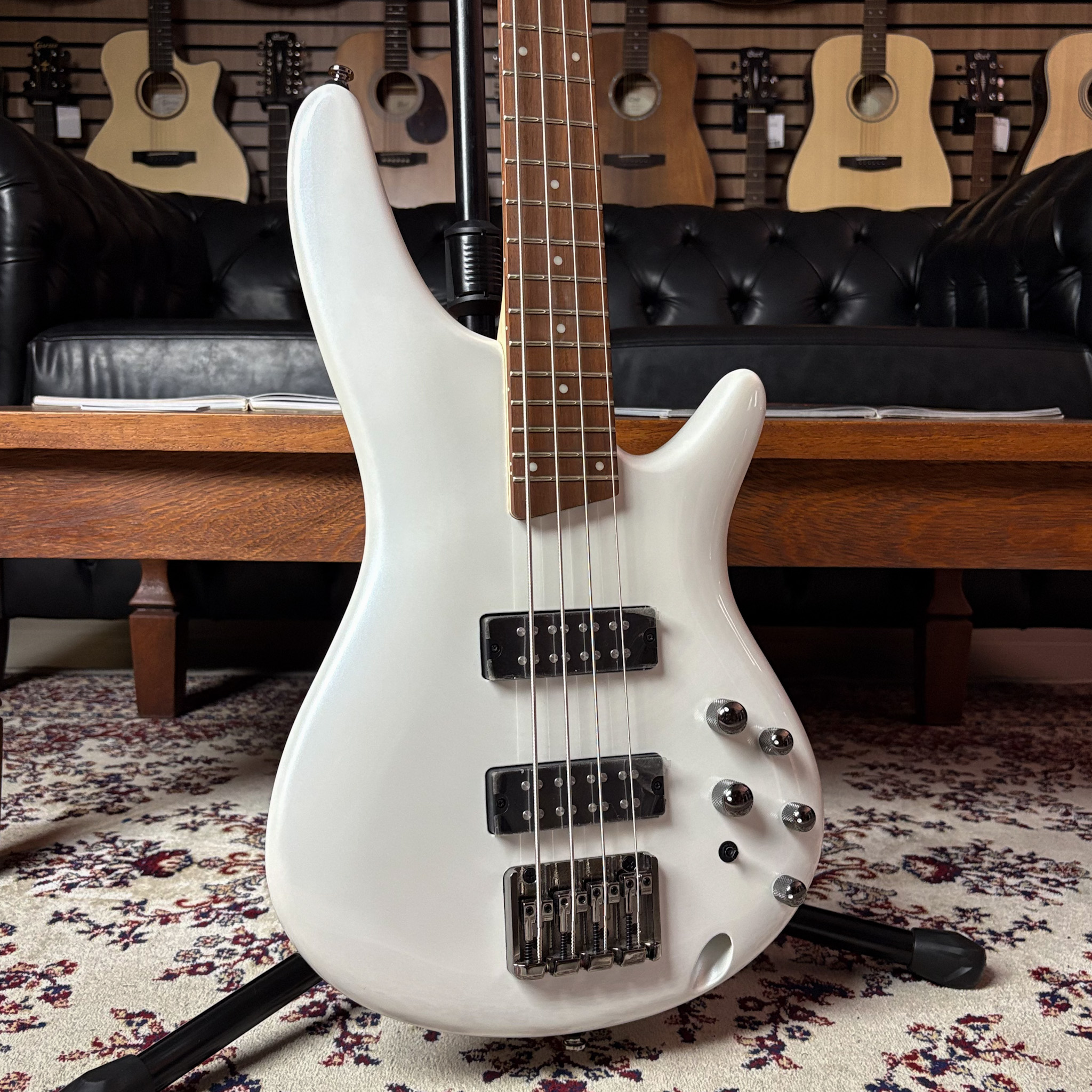 Baixo 4 Cordas Ibanez SR300E-PW Pearl White - SR Series - Guitar