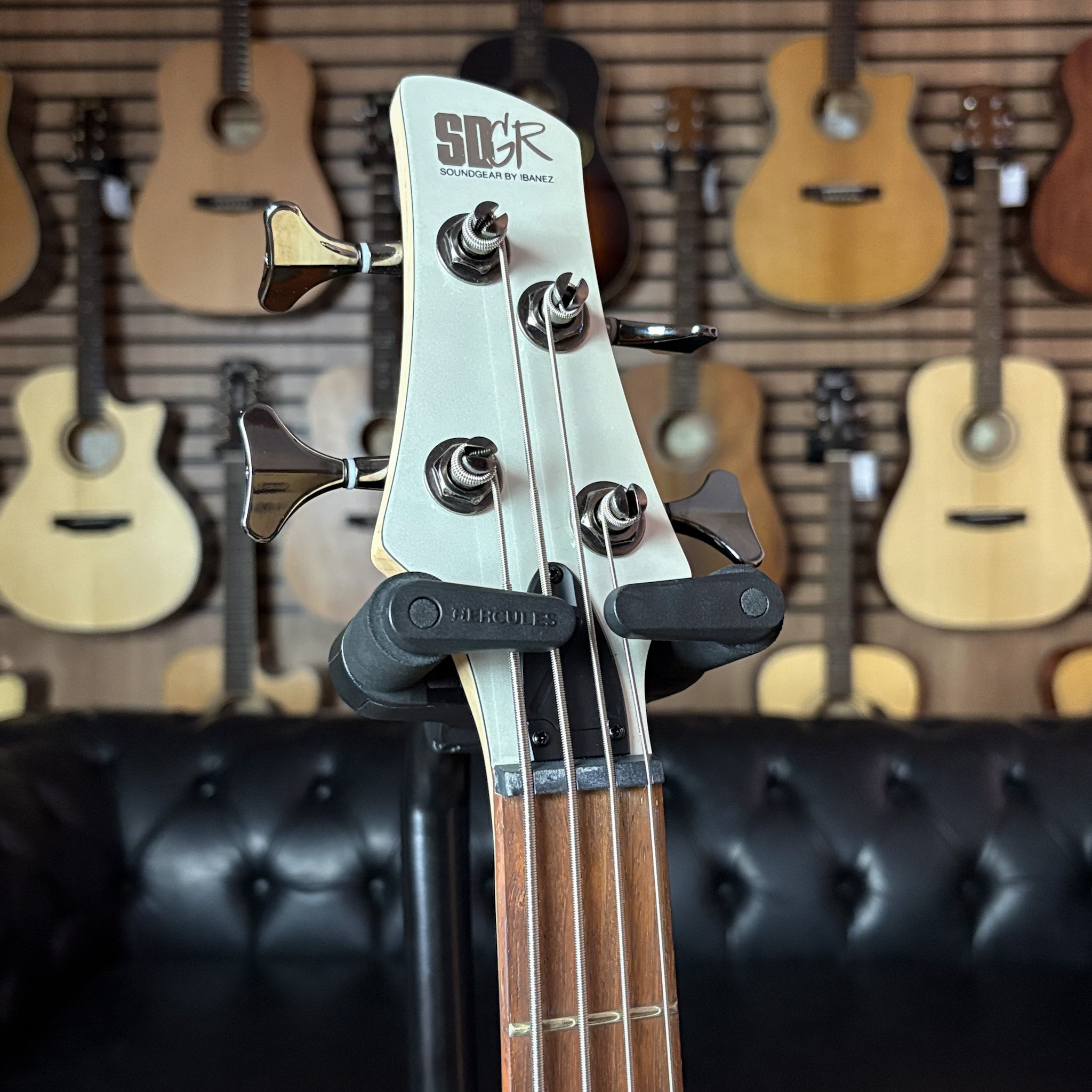 Baixo 4 Cordas Ibanez SR300E-PW Pearl White - SR Series - Guitar