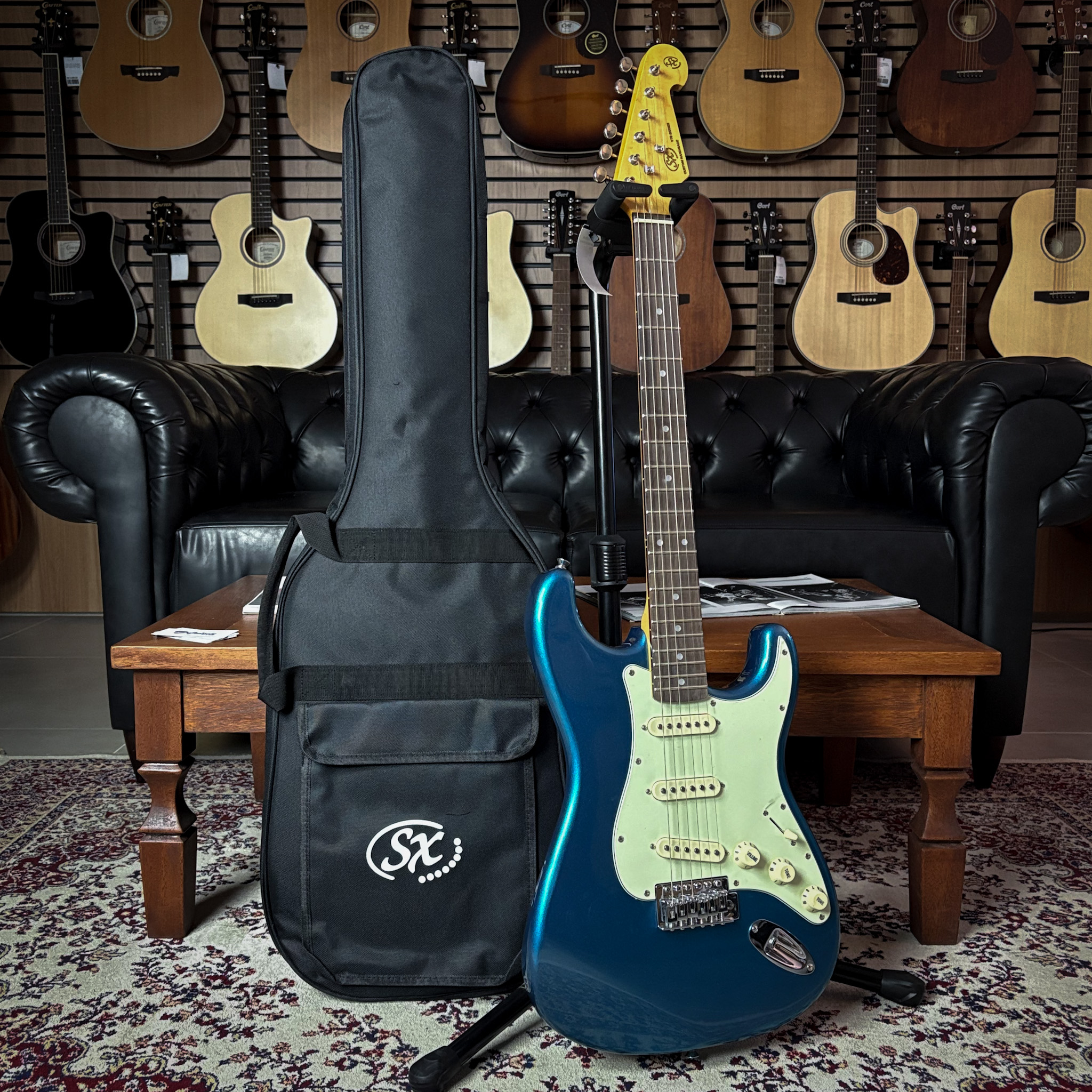 Guitarra SX SST62+ SSS Lake Placid Blue Rosewood c/ Bag - Guitar