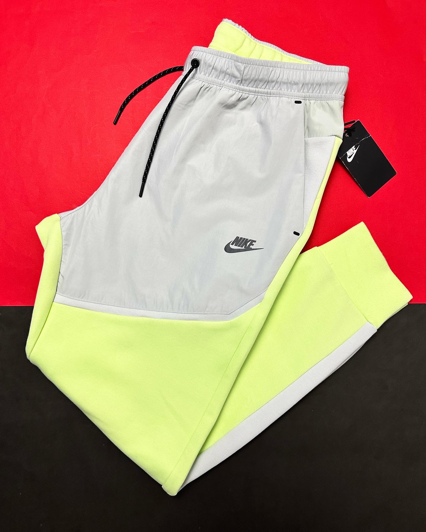 Calça Nike Sportswear Tech Fleece - Feminina em Promoção