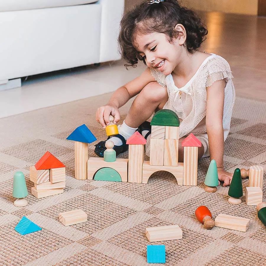 Brinquedo lúdico de madeira natural para construções