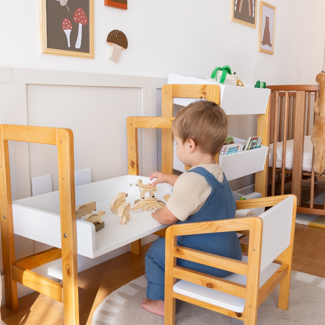 Cadeira Infantil com Regulagem Branca