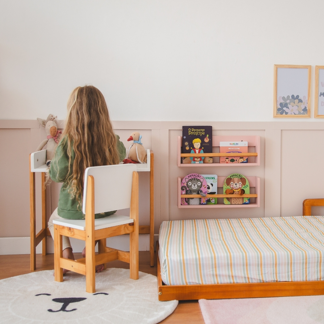 Prateleira de Livros 50cm Rosa Theo