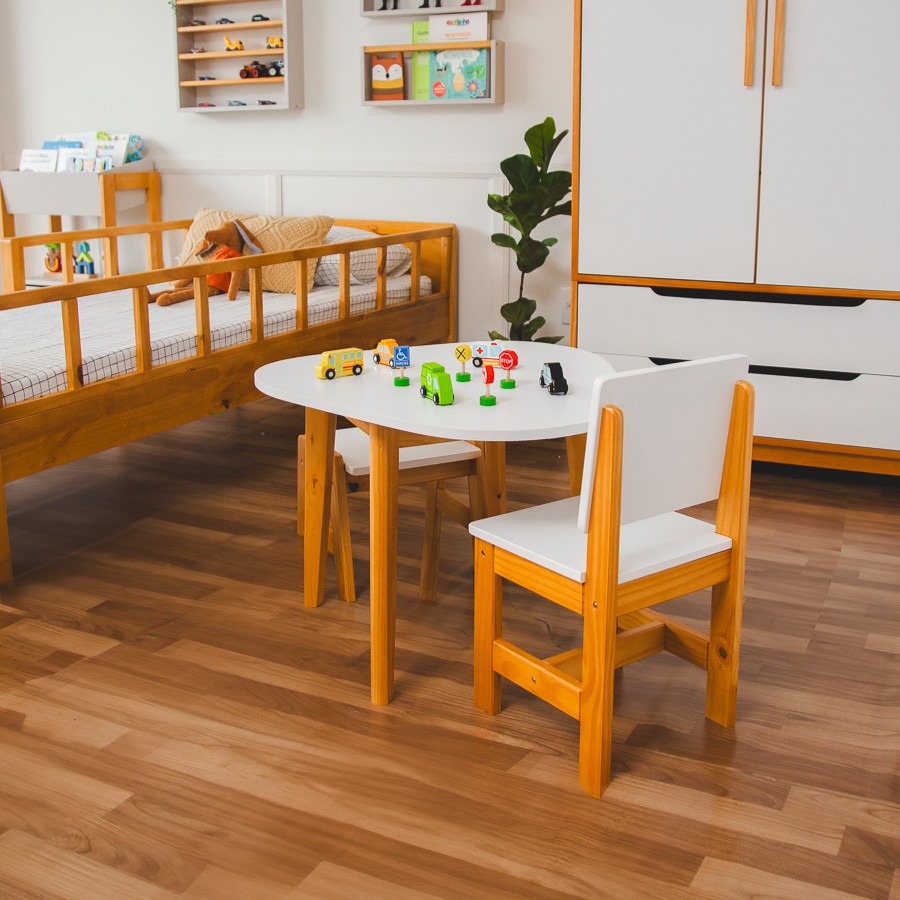 Mesa Infantil Orgânica Branca atividades