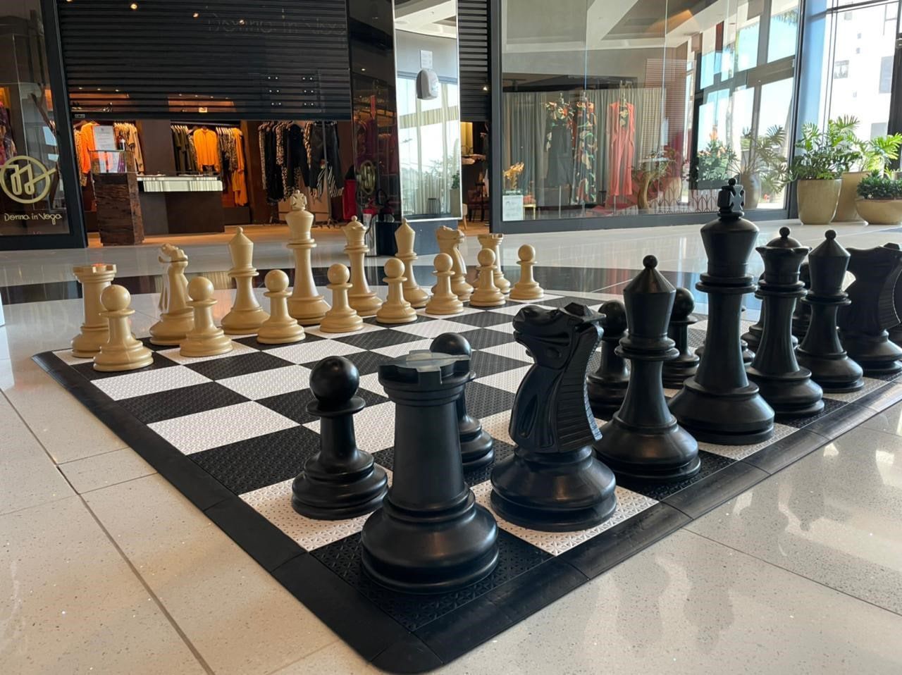 Xadrez Gigante: Jogo de Xadrez em grandes dimensões para eventos, clubes,  jardins e escolas - A lojinha de xadrez que virou mania nacional!