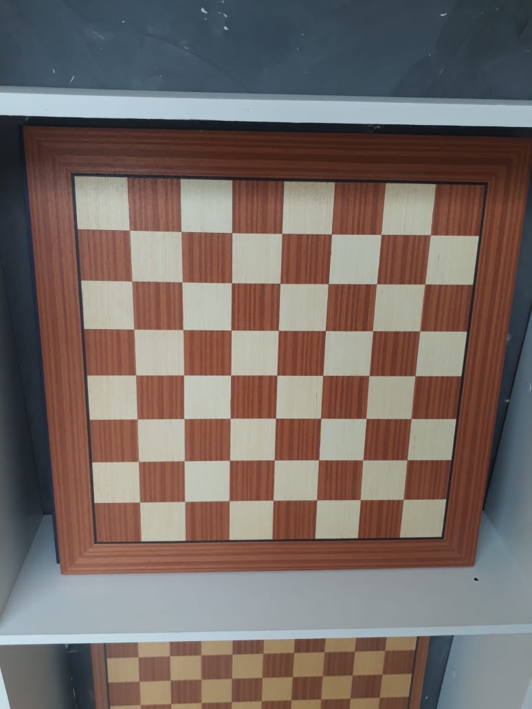 Tabuleiro de Xadrez em Madeira Maciça Natural 40x40cm com Peças