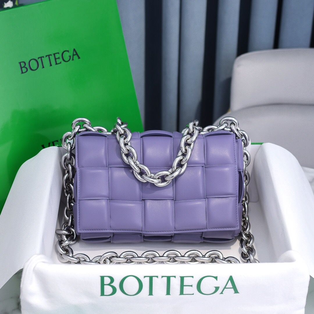Bolsa Bottega Veneta The Chain Cassette "Lavender" - LLebu: A melhor  experiência de Luxo online do mundo!