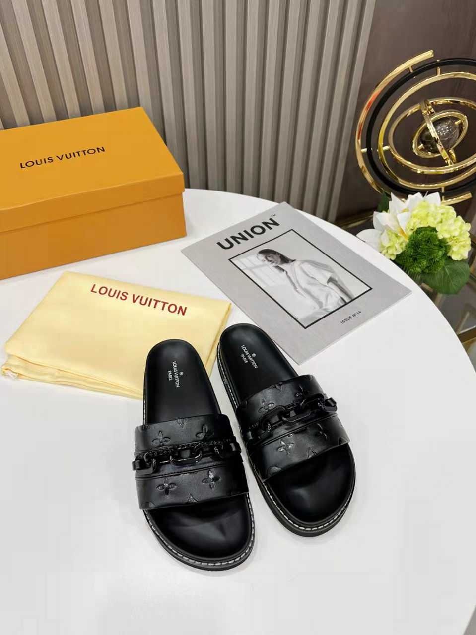 Chinelo Louis Vuitton Monogram All Black - LLebu: A melhor