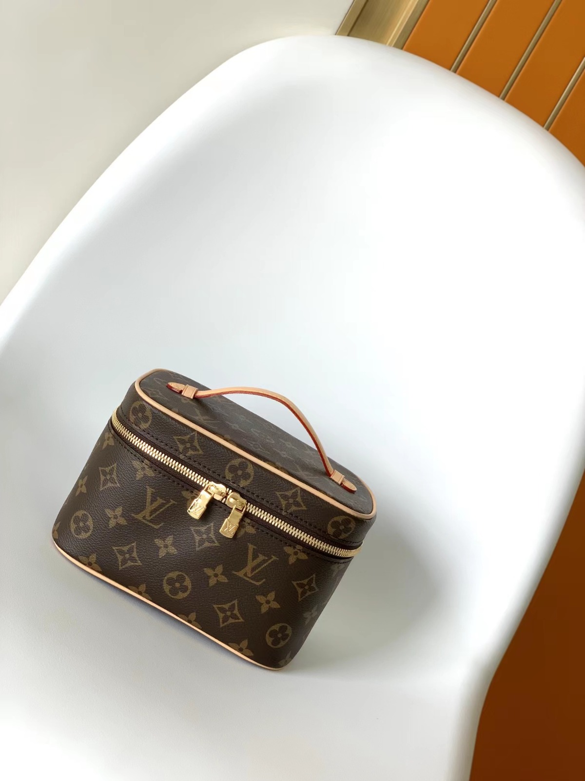 Necessaire Louis Vuitton Nice Mini "Monogram Brown" - LLebu: A melhor  experiência de Luxo online do mundo!