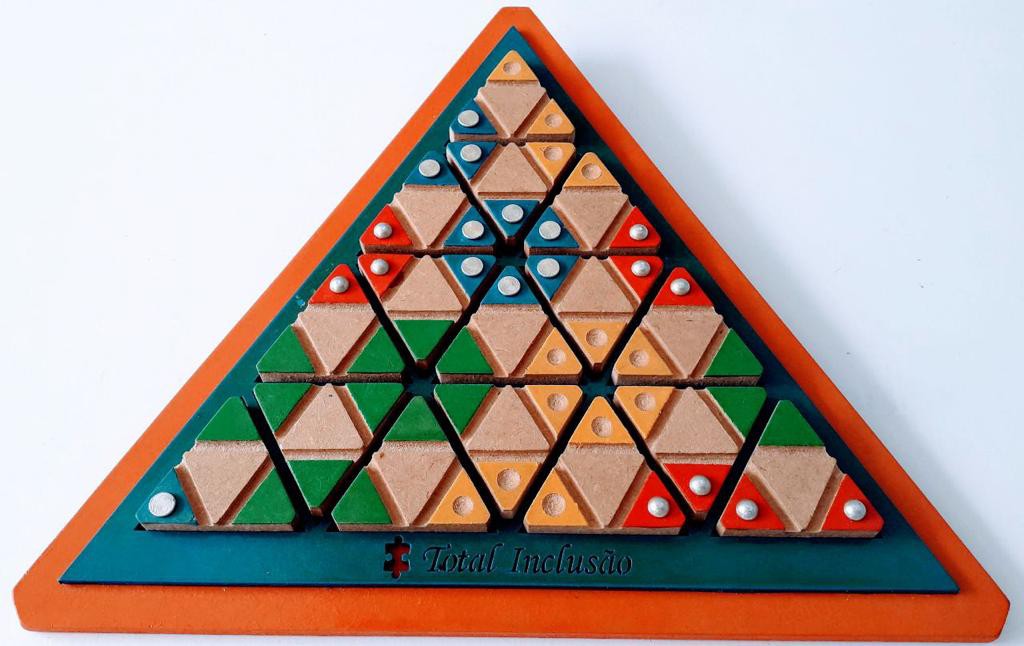 Jogo Quebra Cabeça Triângulo com 16 Peças Adaptado - Produtos