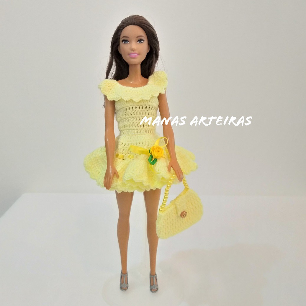 Roupa De Crochê Para Boneca Barbie (Barbies Fashion) a BRL 25 em