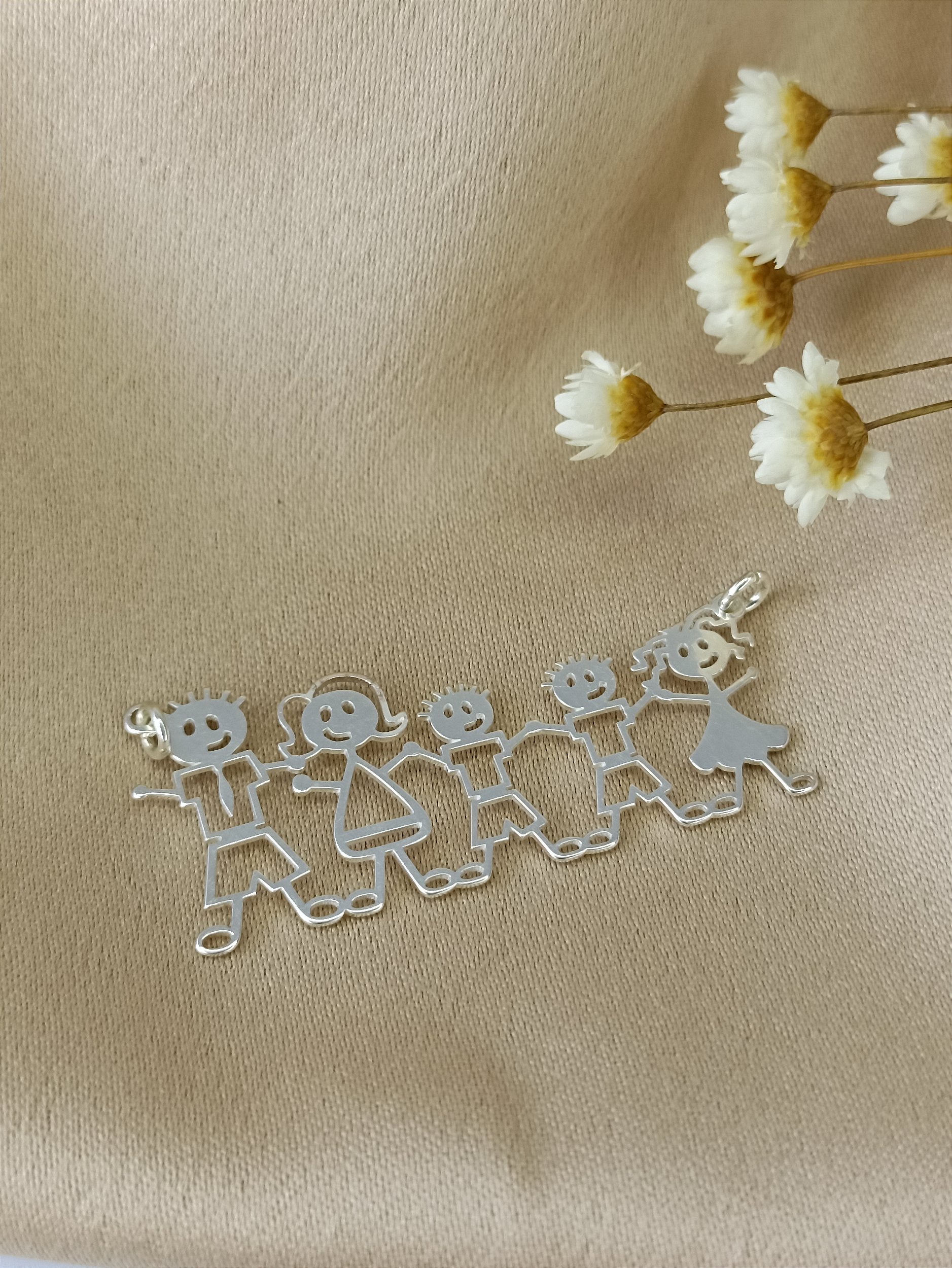 Pingente Familia Prata 925 - Casal - 02 Meninos - 01 Cat - M6 JOIAS ATACADO