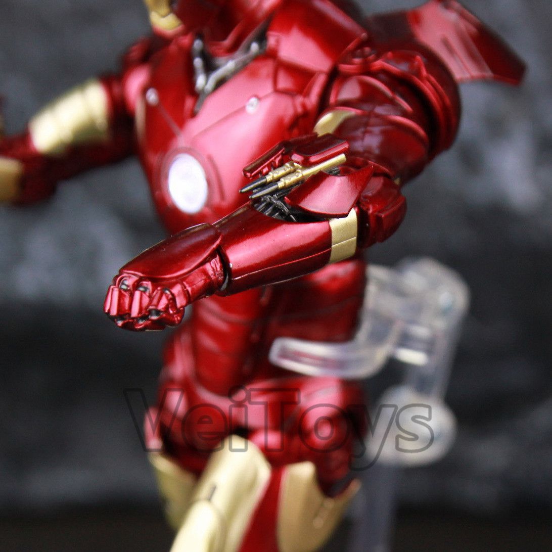 ZD Toys Ultimate 7 inches Iron Man Mark III Action Figure (No Light Function)