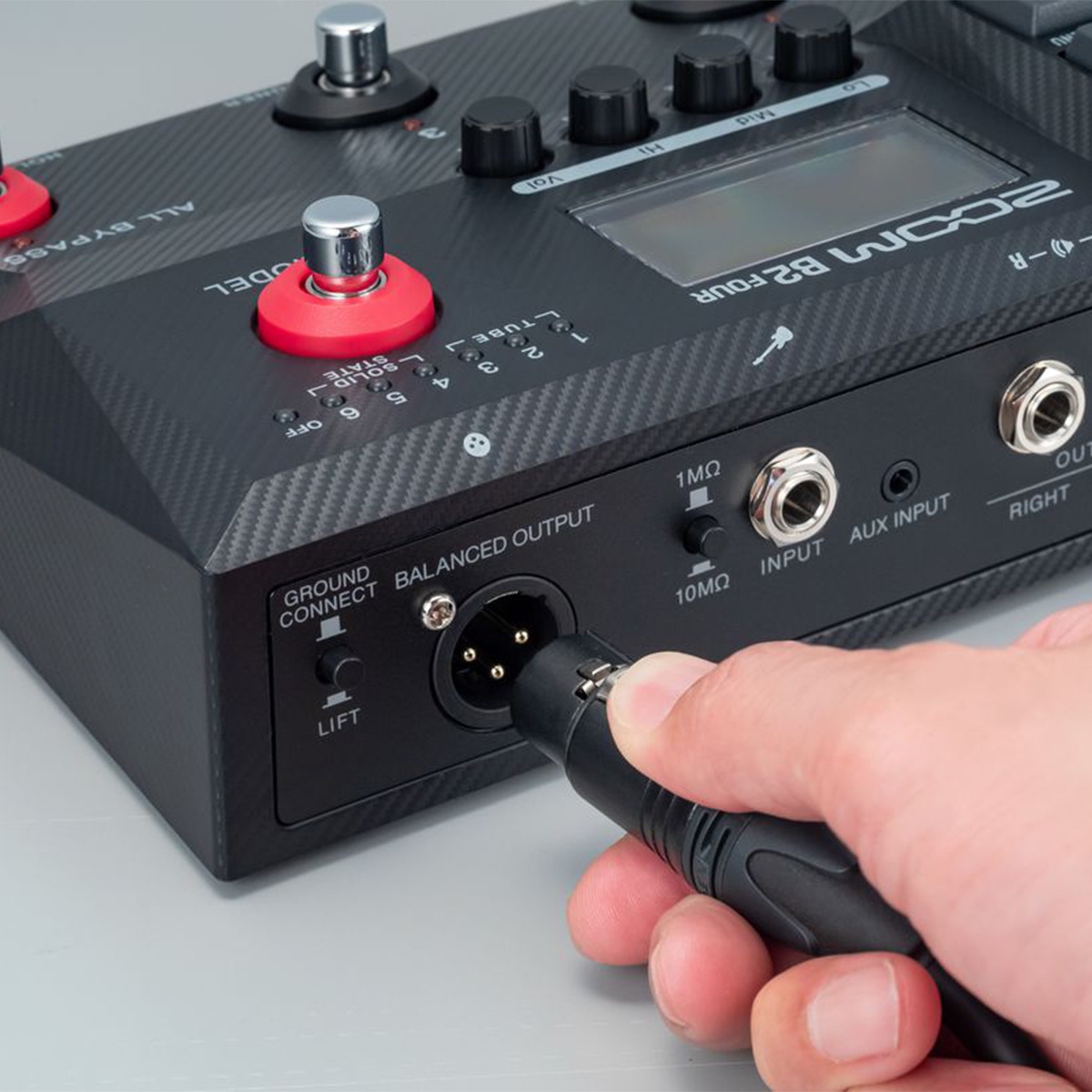 ZOOM B2 FOUR 美品 ZOOM B2 FOUR ｜イケベ楽器店オンラインストア