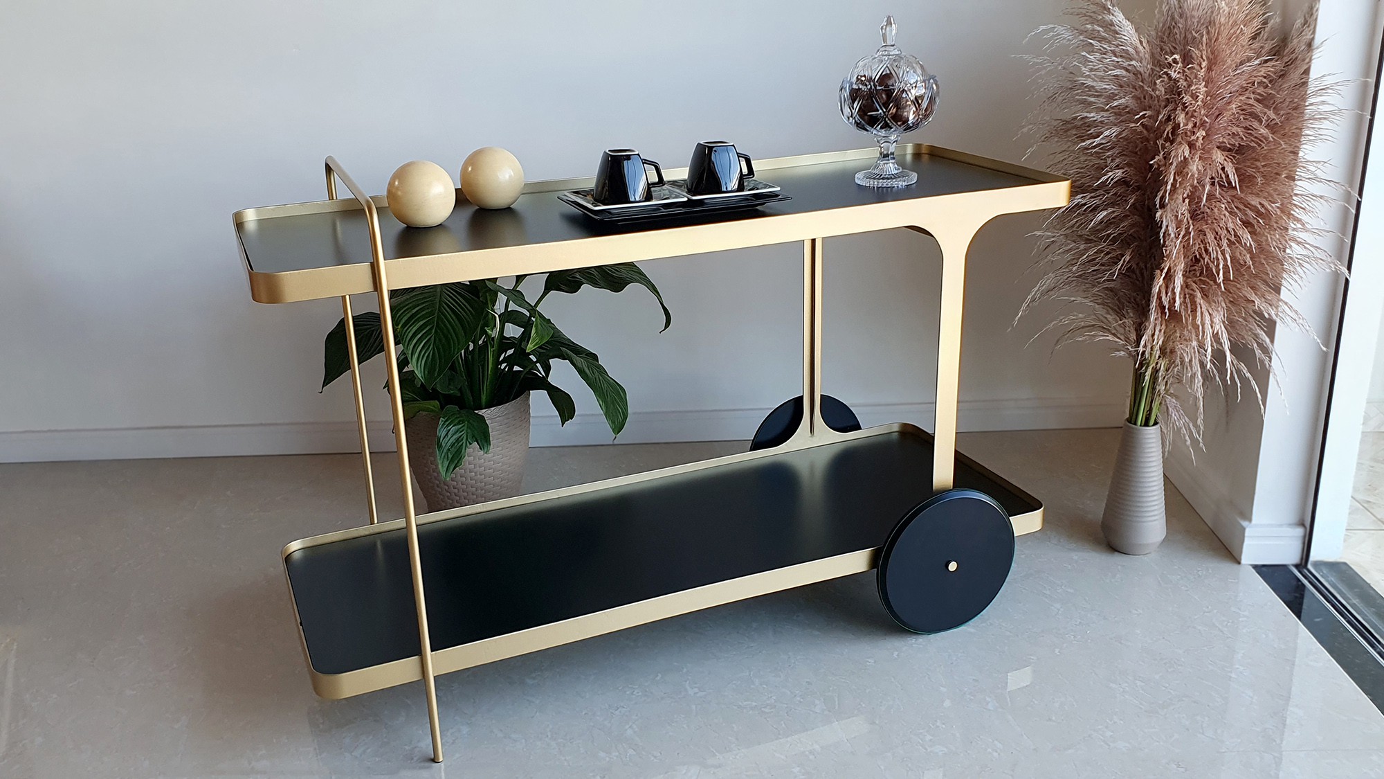 Carrinho de Chá Bar 120 cm Dourado Preto Laqueado Design Assinado ...