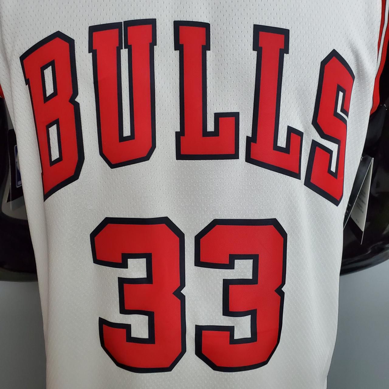 Regata Basquete NBA Chicago Bulls Pippen 33 Branca Edição Jogador