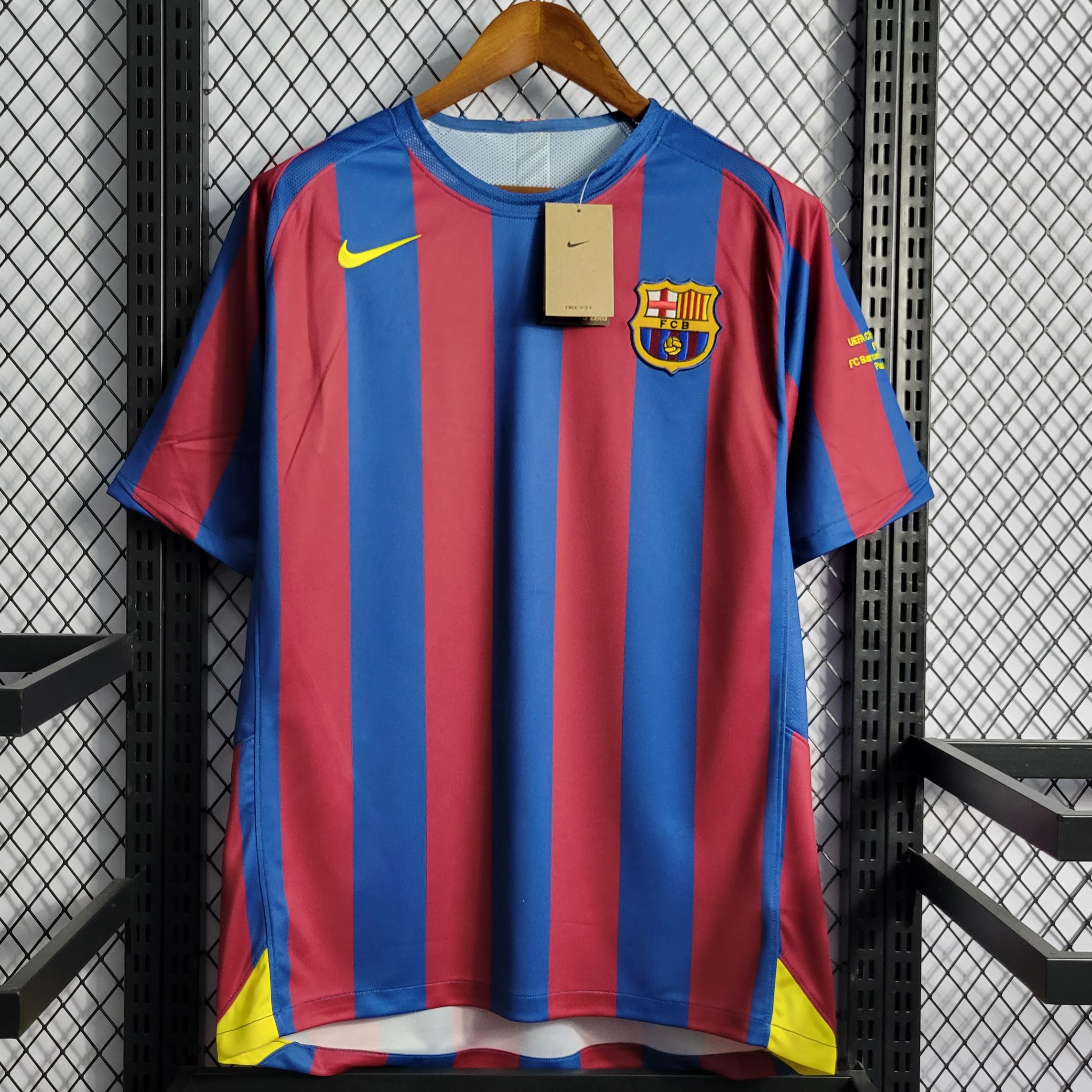 Camisa Retrô Barcelona 1 Ronaldinho 10 Torcedor 2006 - 021 Sport
