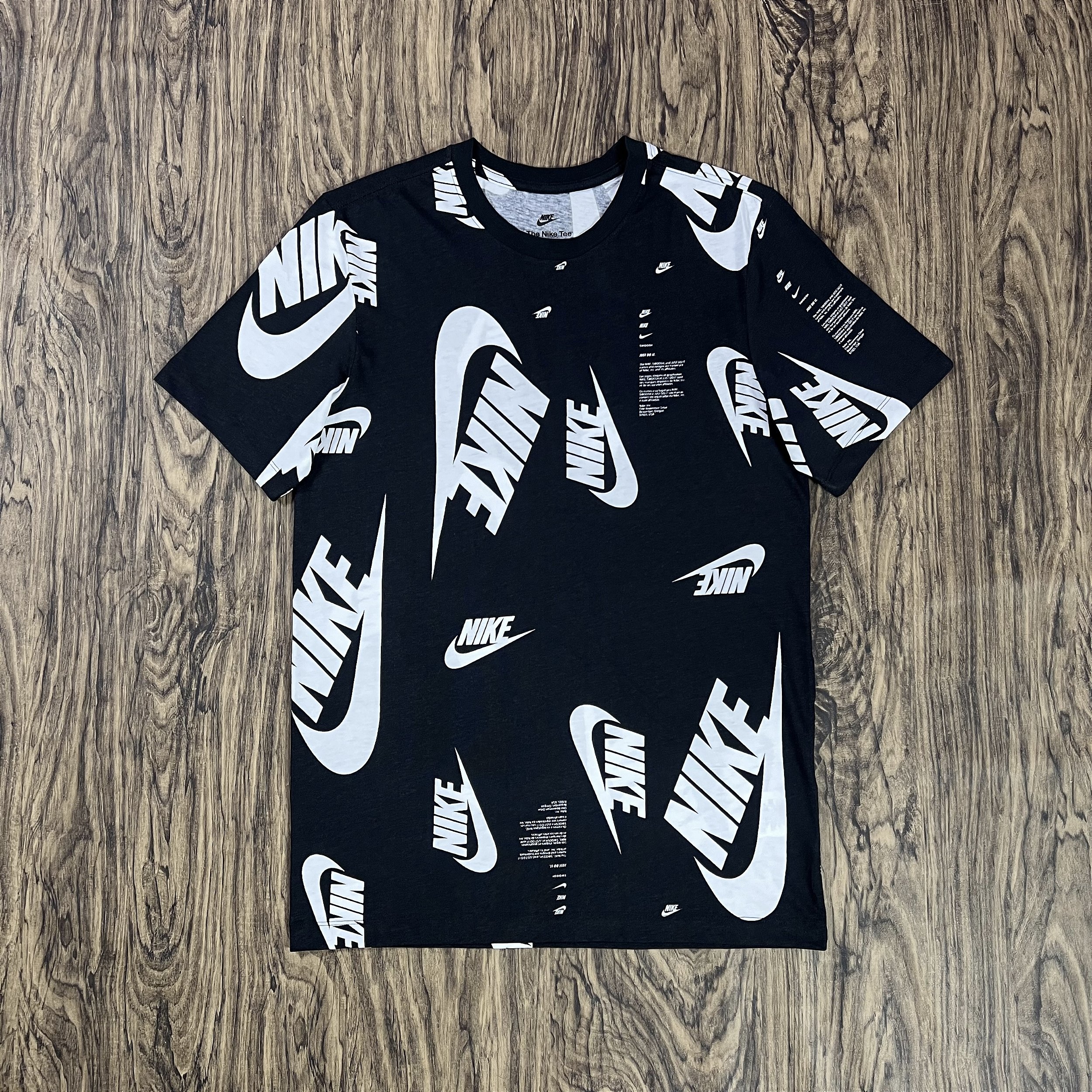 Camiseta Nike Sportswear Big Swoosh Masculina - Faz a Boa!
