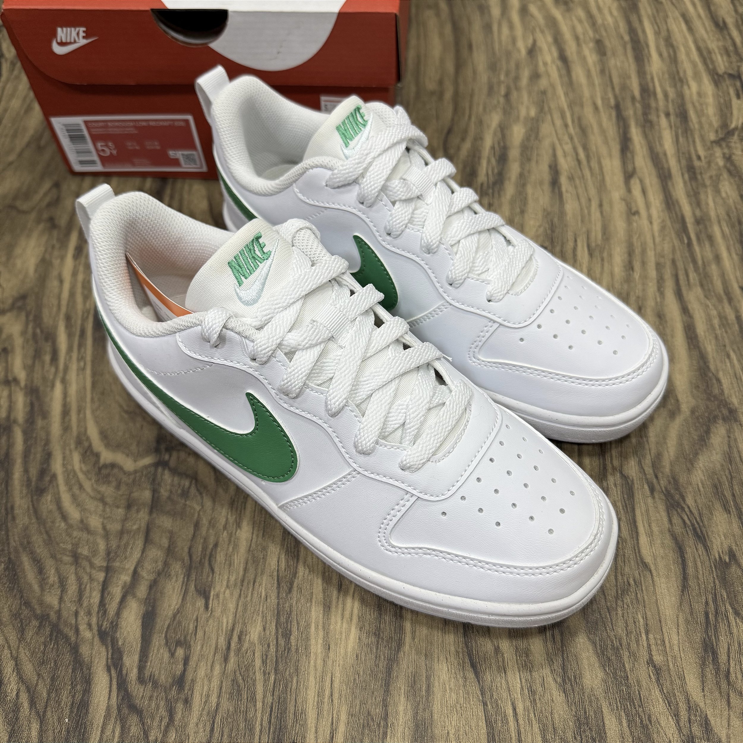 Tênis Nike Court Borough Low Branco com Verde - Top Store