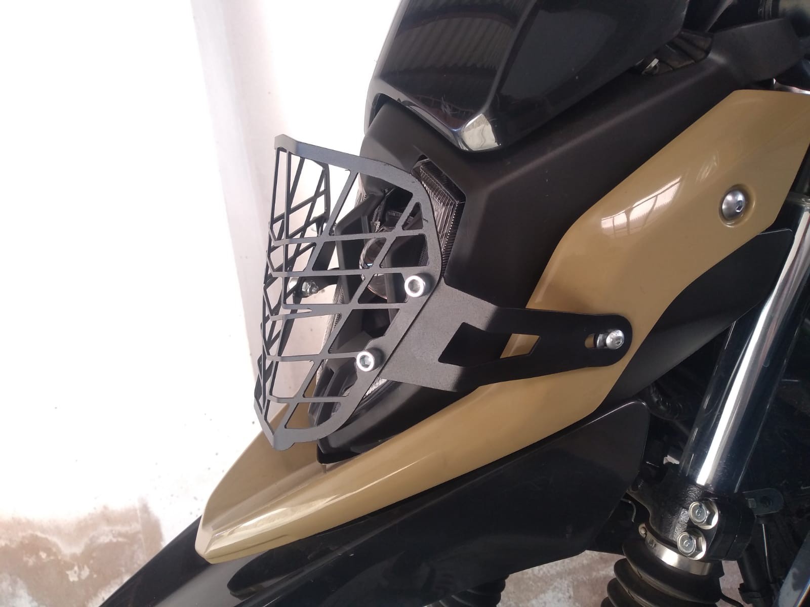 Yamaha Crosser 2023 tem farol de LED e mais novidades