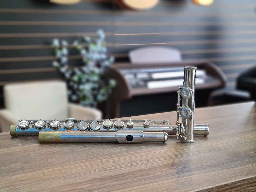 FLAUTA TRANSVERSAL ARMSTRONG-104 U.S.A (SEMINOVO) PARCELAMOS EM