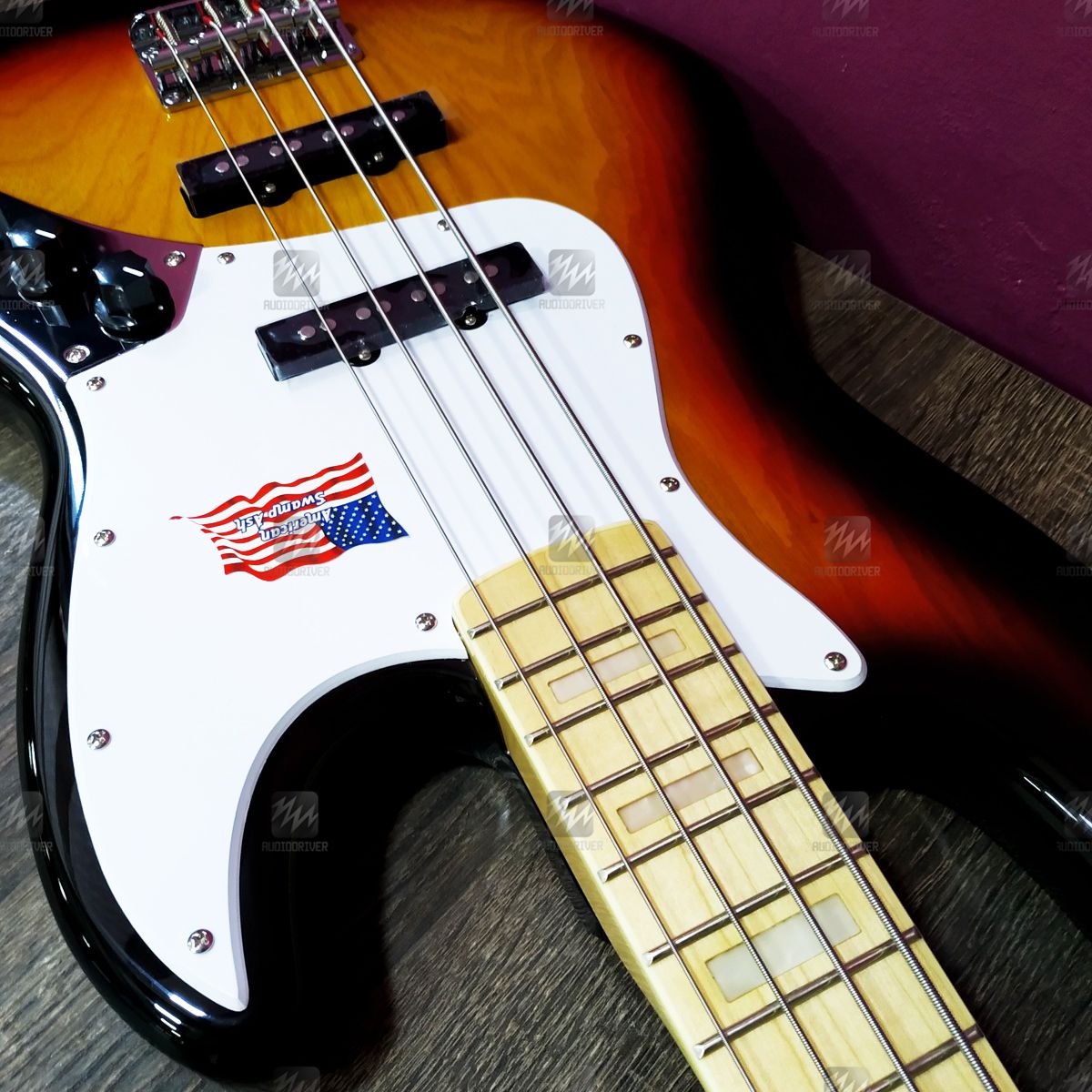 Baixo 4 Cordas Jazz Bass Ash SX SJB75+ 3TS 3 Tone Sunburst com Bag