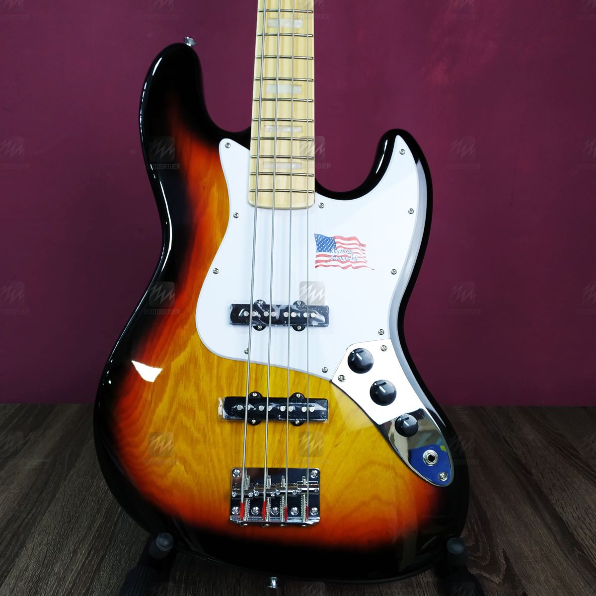 Baixo 4 Cordas Jazz Bass Ash SX SJB75+ 3TS 3 Tone Sunburst com Bag