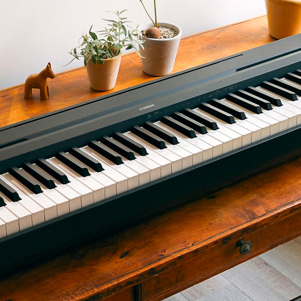 Piano Digital Yamaha P-45B – 88 Teclas GHS e Som Realista