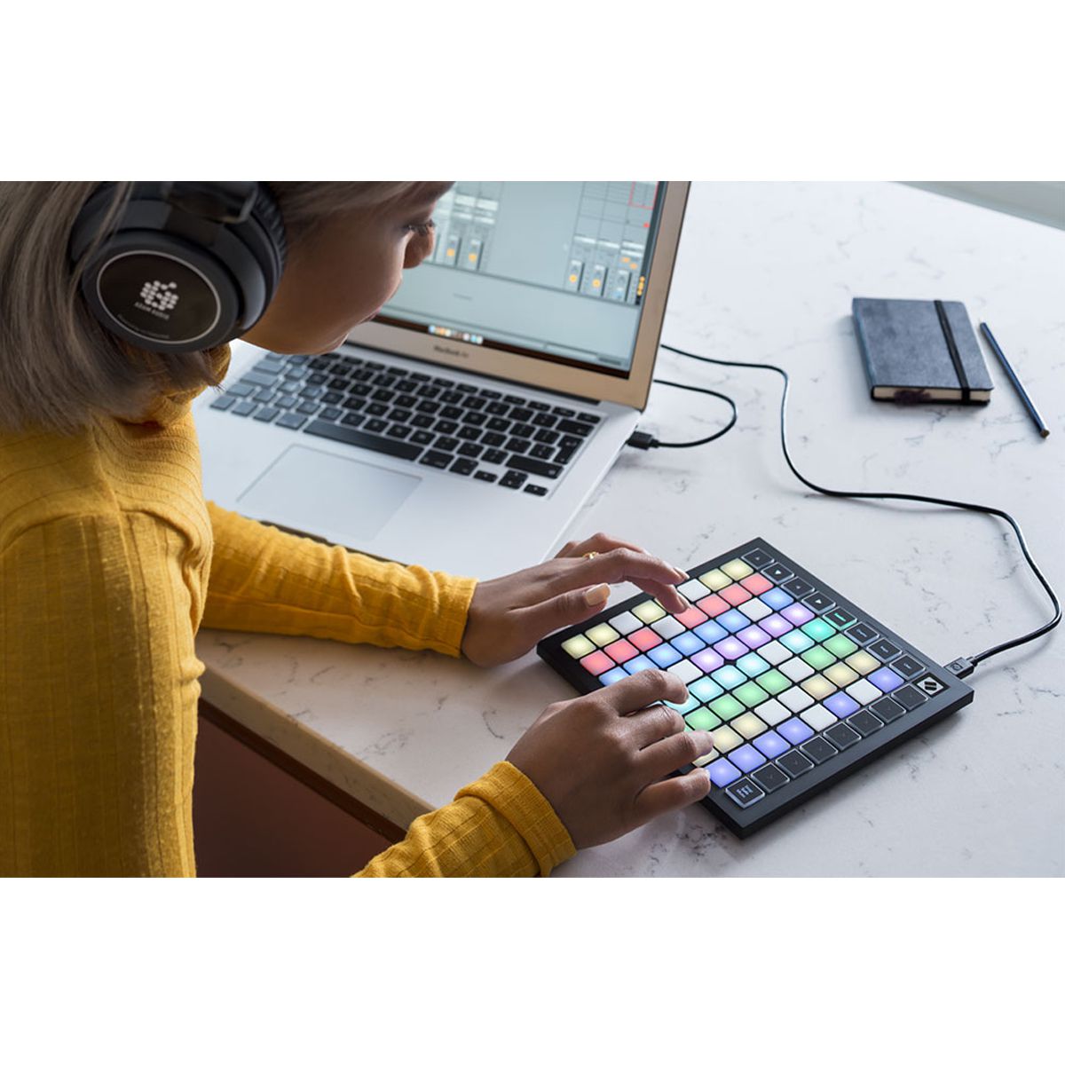 Novation- Launchpad-Mini MK3, 64 Matrix RGB pads grid Controller