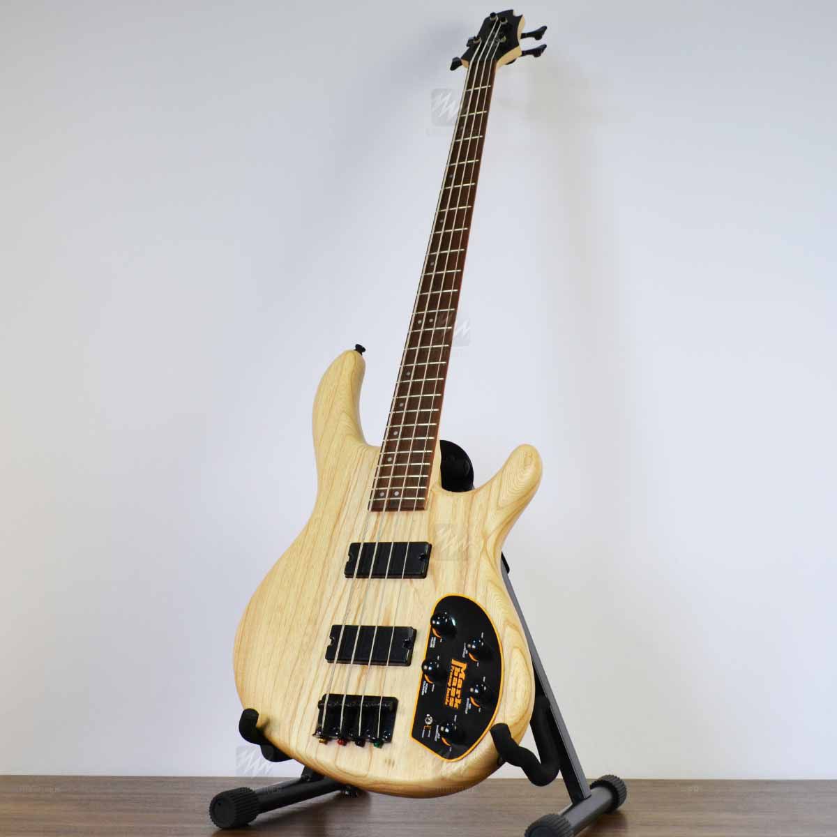 Baixo Ativo 4 Cordas Action DLX Circuito Markbass ACT ASH OPN