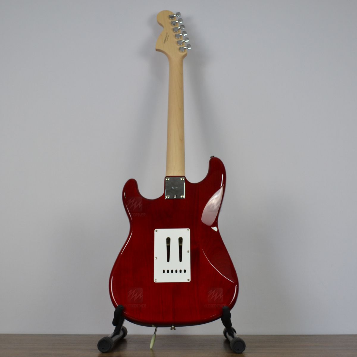 Guitarra Standard Stratocaster LTD LR 530 Cherry Sunburst 037 1603