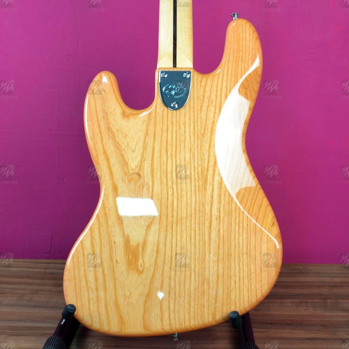 Baixo Jazz Bass 4 Cordas com Corpo em Ash SX SJB75 Natural Escudo